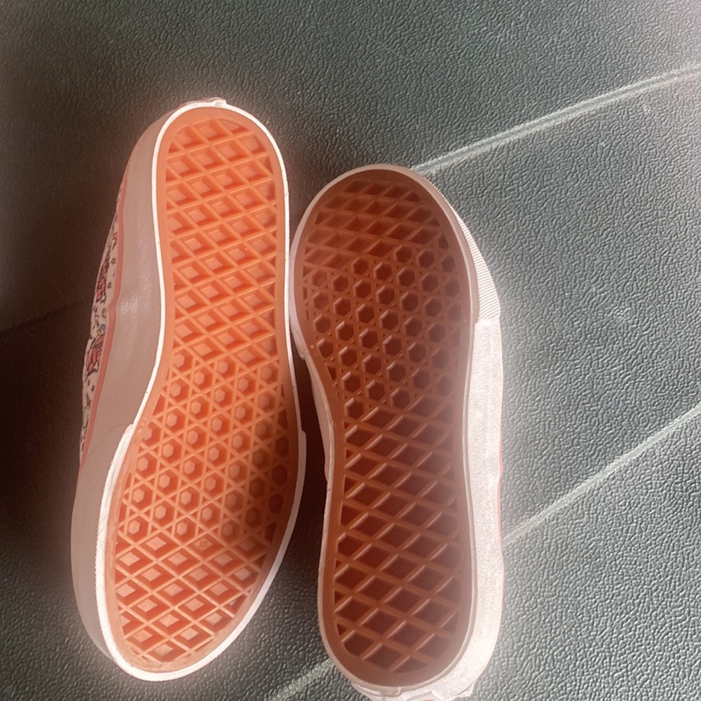 Vans - Picture 3 of 3